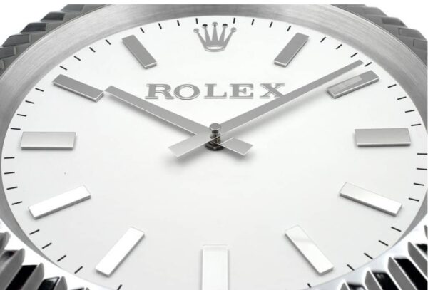 presidential style, silver & white | wall clock