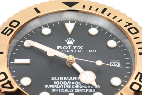 submariner rose gold, black dial | desk clock